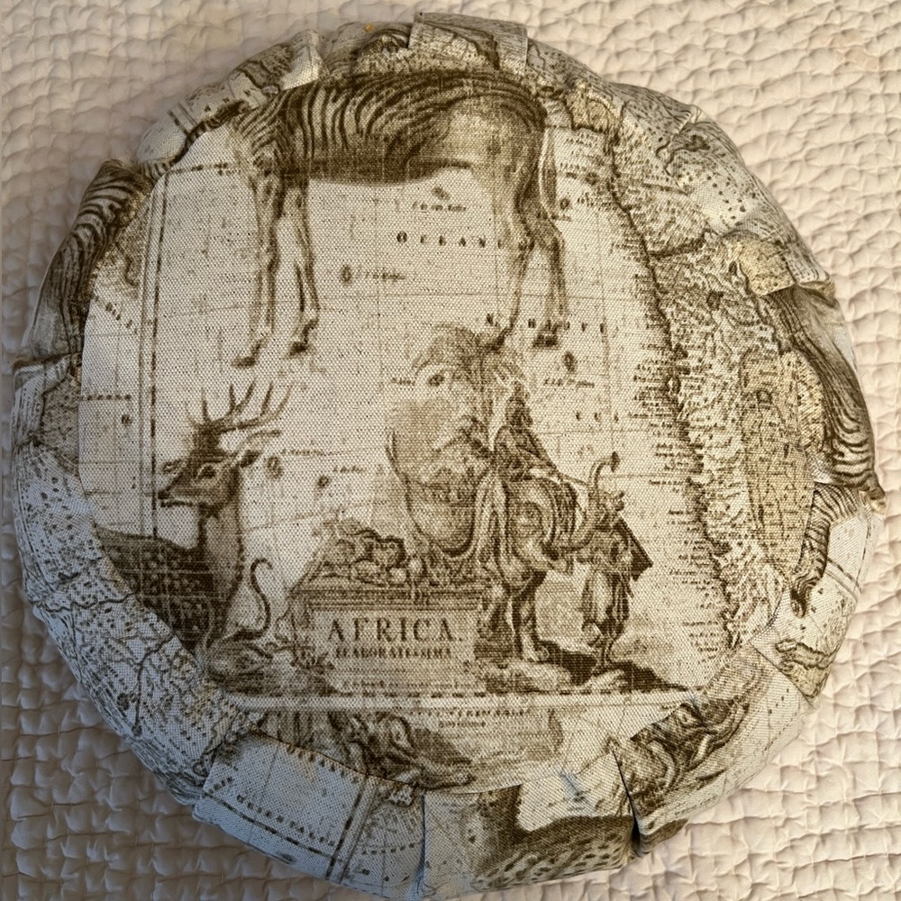 DharmaCrafts Expedition Sand Buckwheat Hull Zafu